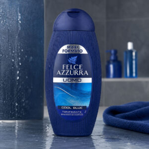 Felce Azzurra Uomo douchegel en shampoo Cool Blue 400 ml maxi formaat in douche setting