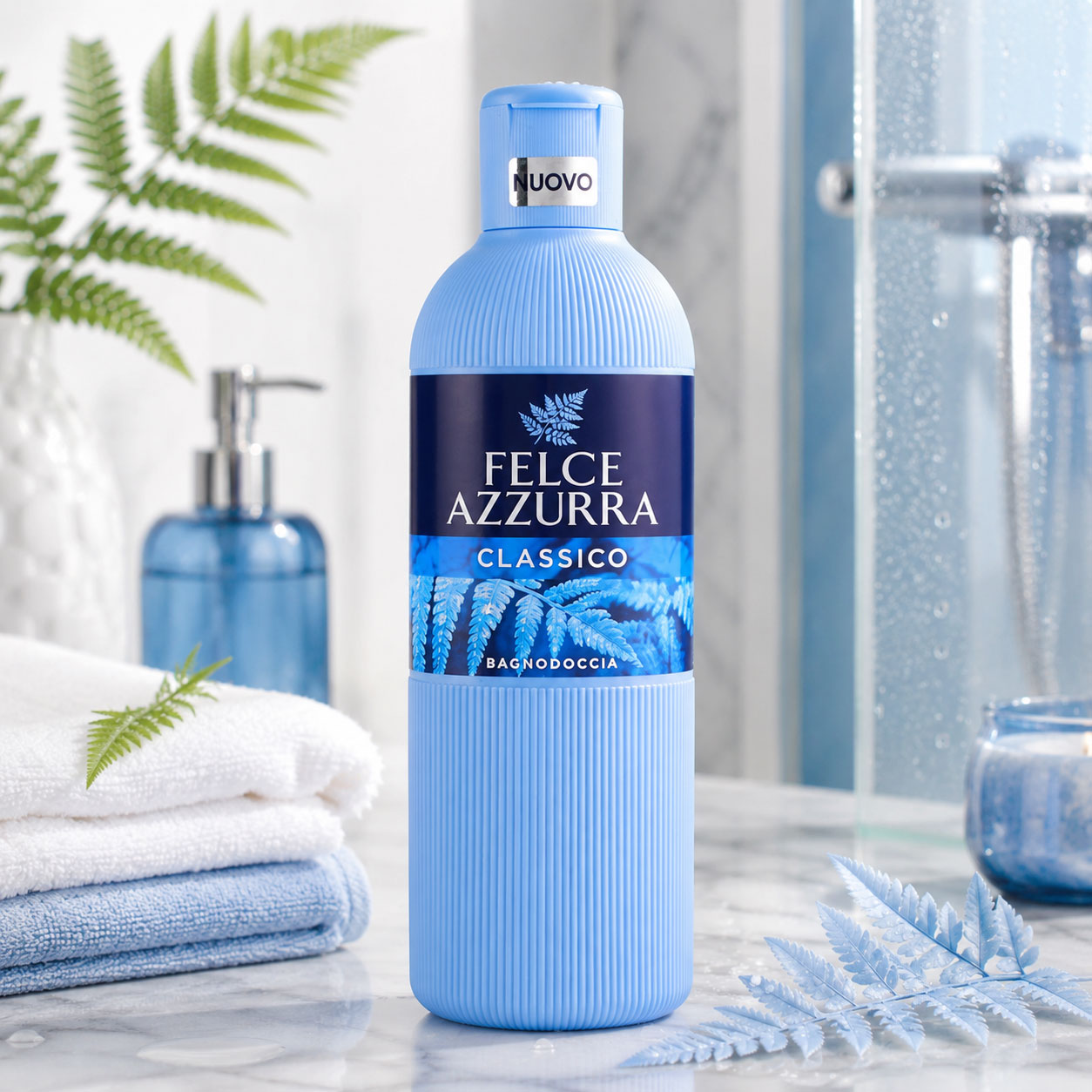 Felce Azzurra douche en badgel Classico 650 ml Felce Azzurra douche en badgel Classico 650 ml fles in frisse badkamer setting