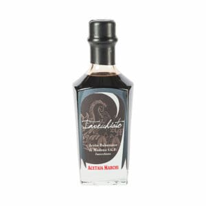 Aceto Balsamico di Modena I.G.P. Invecchiato Argento – 250ml | ACETAIA MARCHI 1 Aceto Balsamico di Modena I.G.P. Invecchiato Argento in een kubusfles van 250ml.